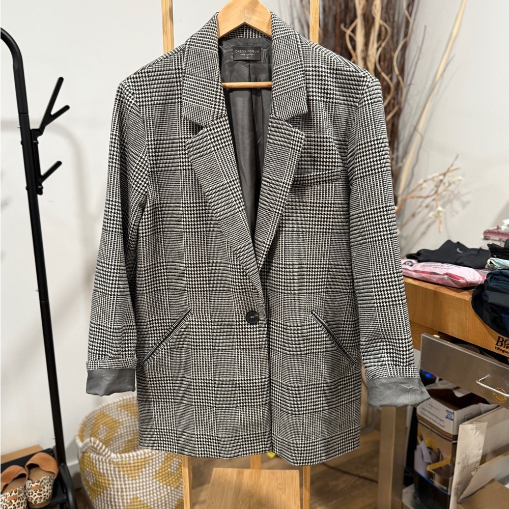 Dress Forum Black and White Houndstooth Blazer